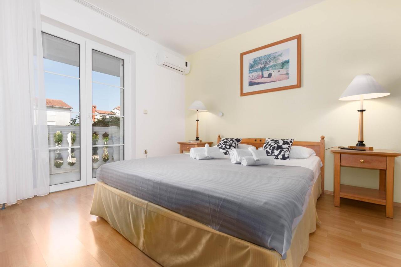 Villa Lucija Pjescana Uvala Luaran gambar