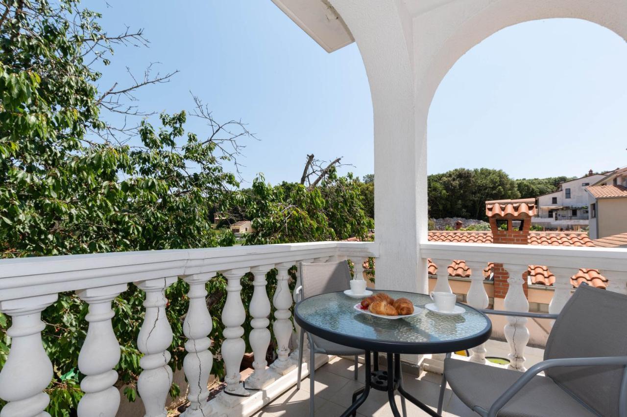 Villa Lucija Pjescana Uvala Luaran gambar