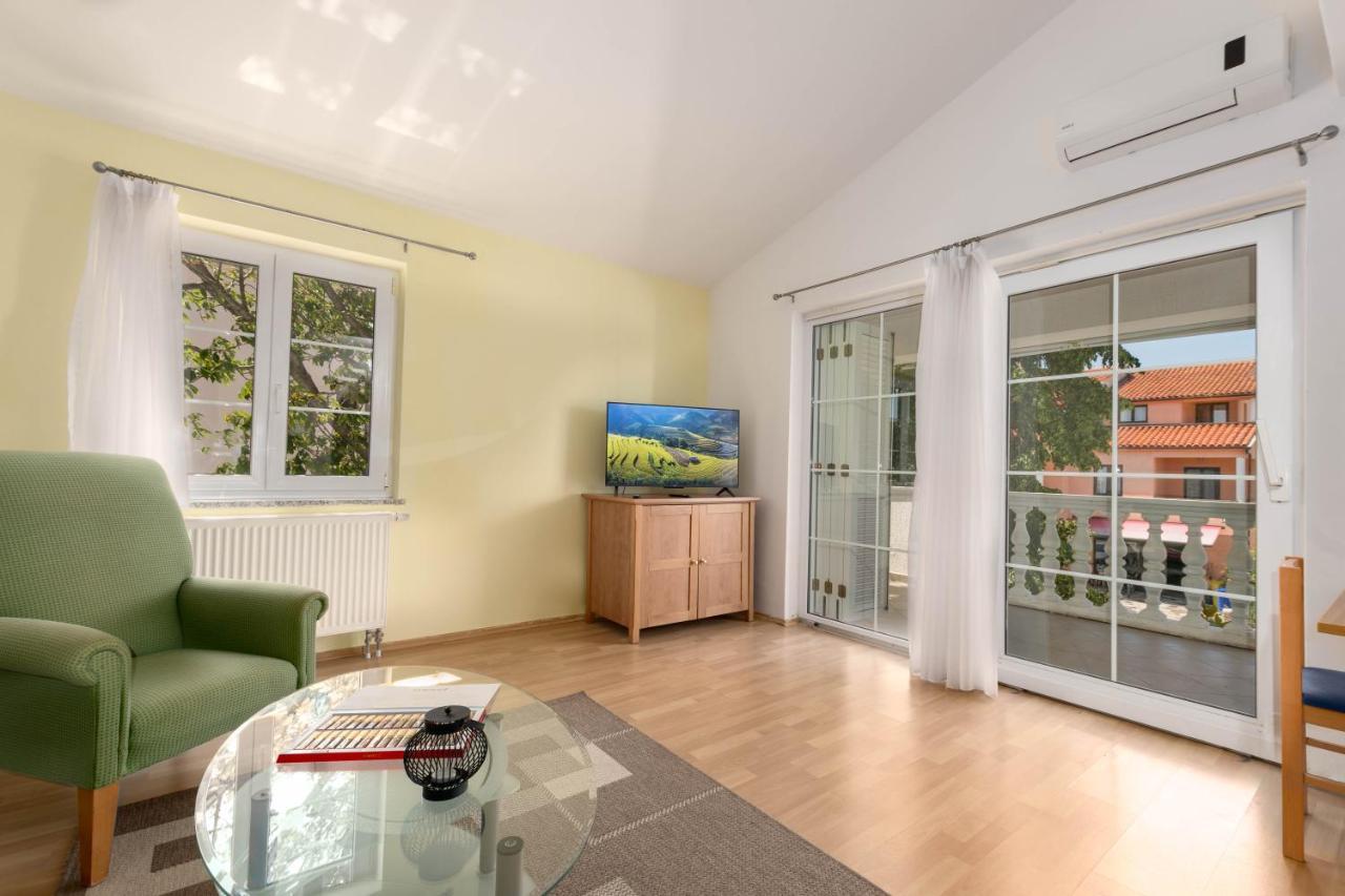 Villa Lucija Pjescana Uvala Luaran gambar
