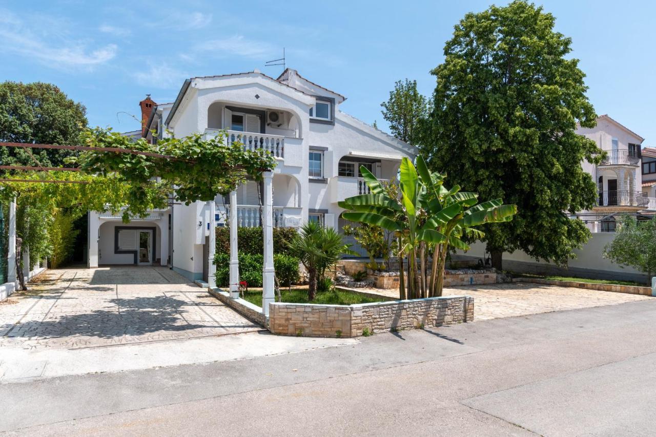 Villa Lucija Pjescana Uvala Luaran gambar