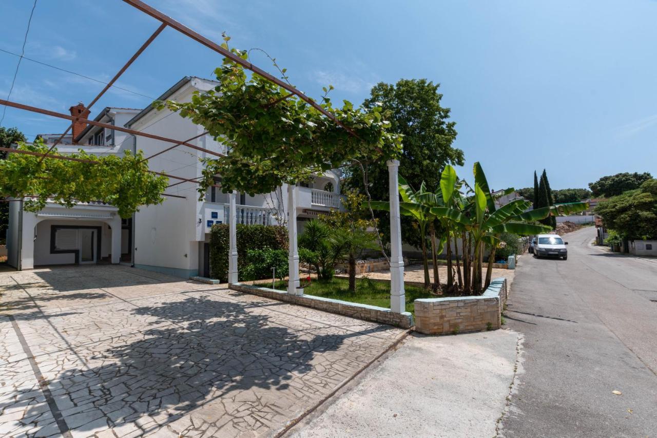 Villa Lucija Pjescana Uvala Luaran gambar