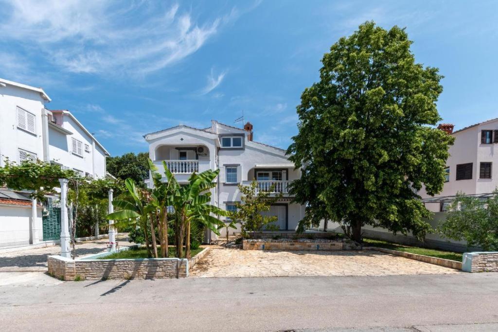 Villa Lucija Pjescana Uvala Luaran gambar