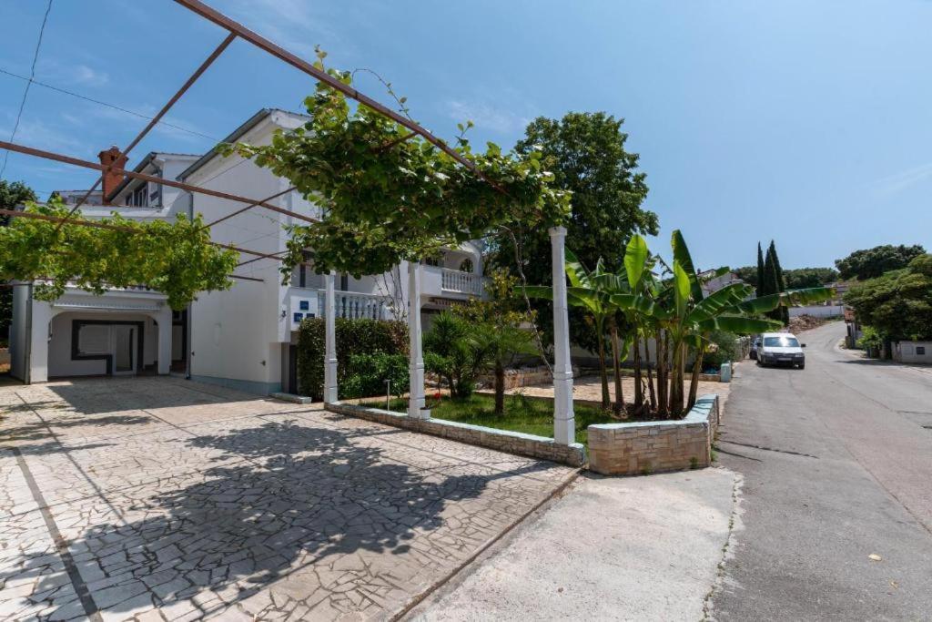 Villa Lucija Pjescana Uvala Luaran gambar